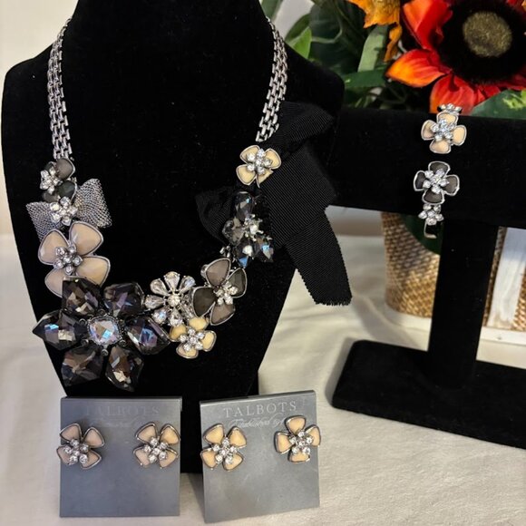 Beautiful Talbots Necklace (20"), Bracelet and 2 Earrings set - Picture 1 of 16